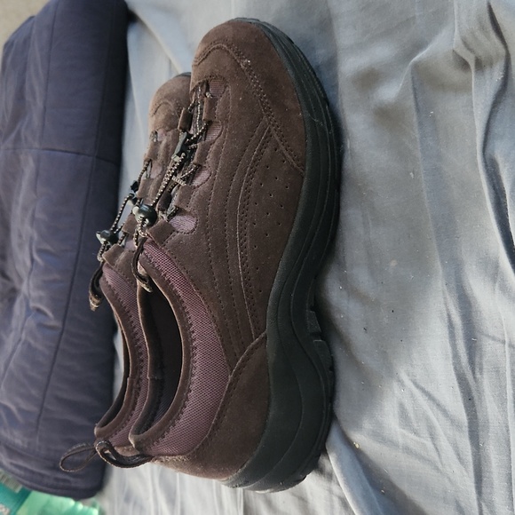 L.L. Bean shoes - Picture 3 of 9